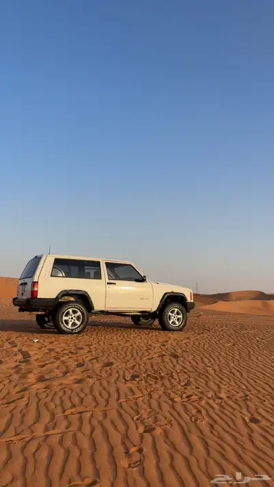 للبيع او للبدل جيب شروكي موديل 99 2