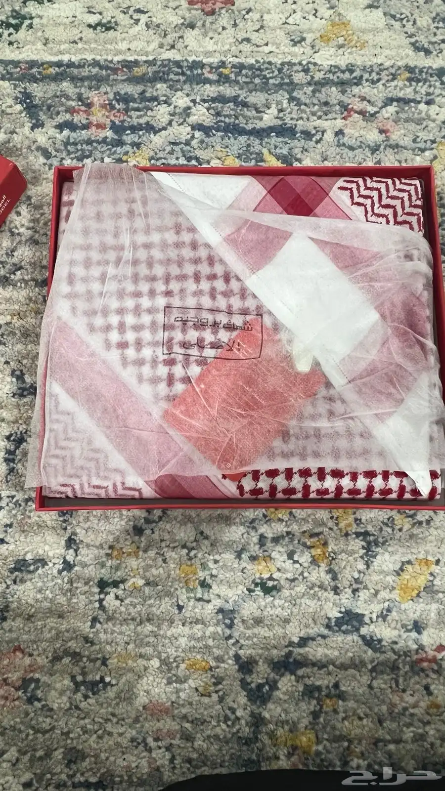 شماغ بروجيه نادر مميز 1