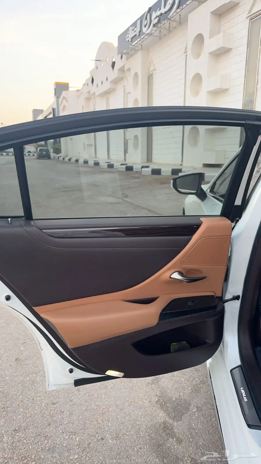 es350 2019 نظيف جدا 22