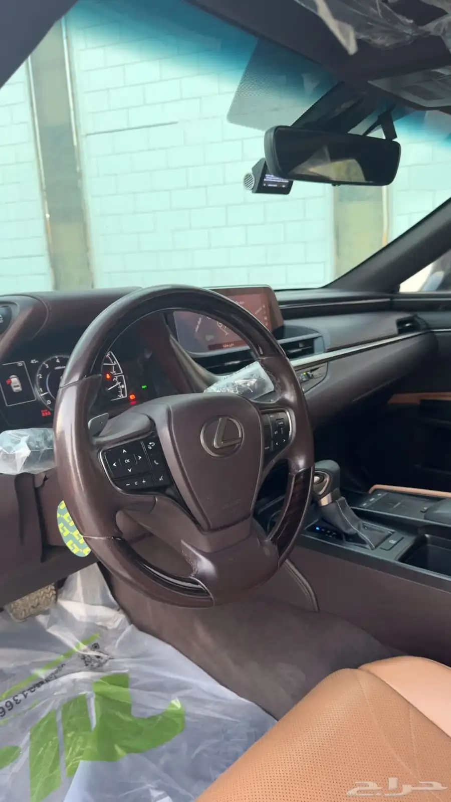 es350 2019 نظيف جدا 16