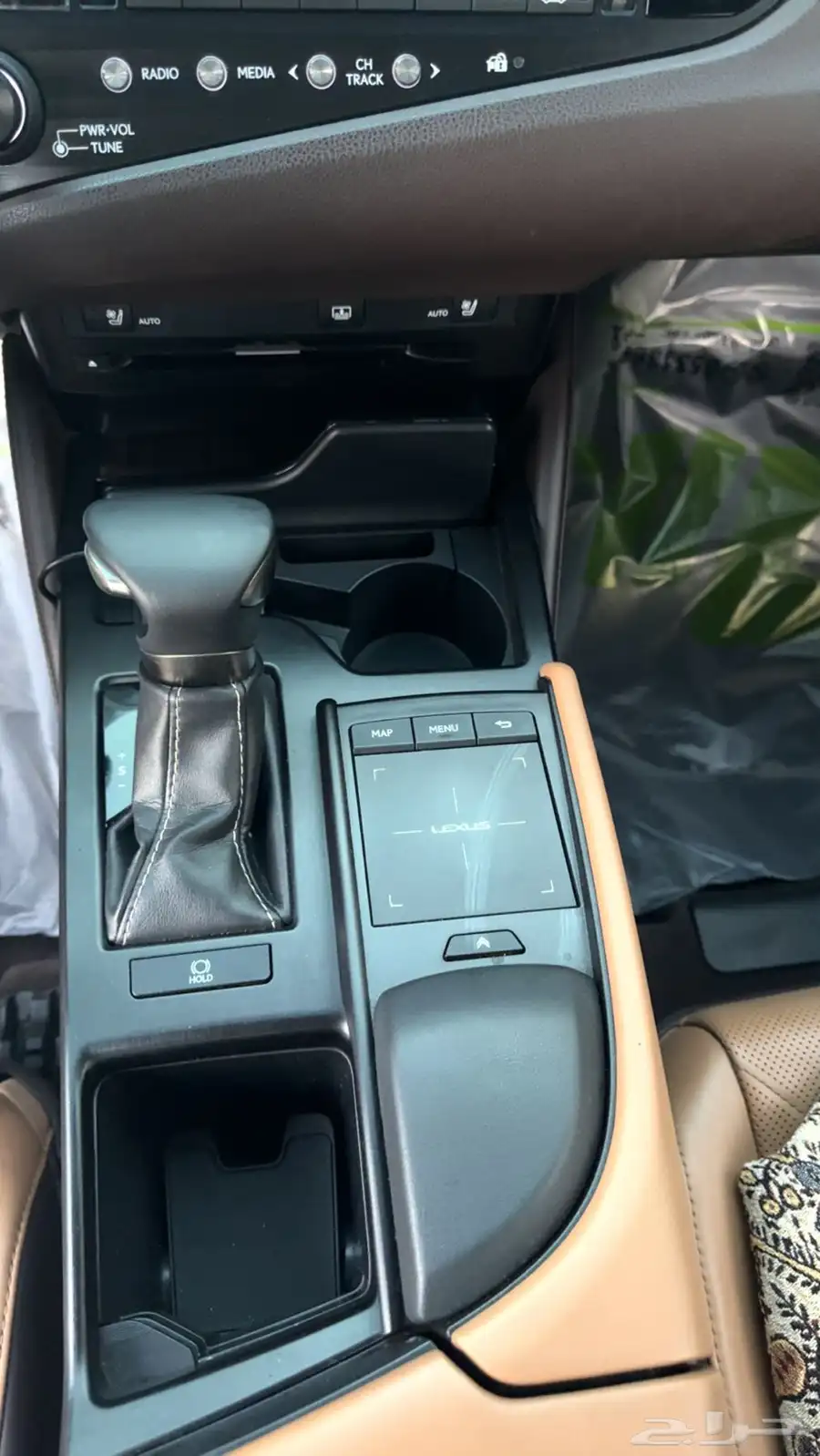 es350 2019 نظيف جدا 18