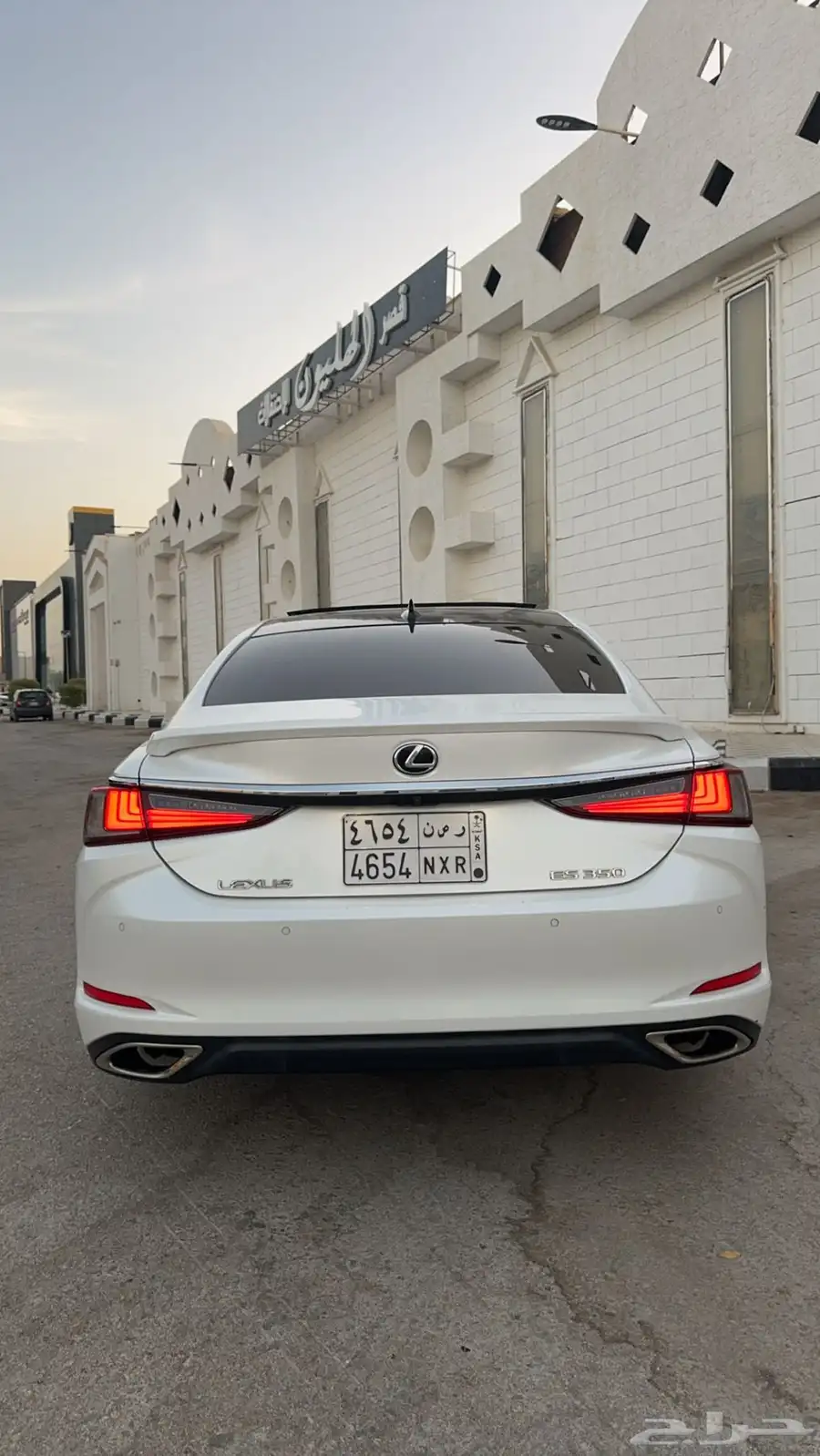 es350 2019 نظيف جدا 14