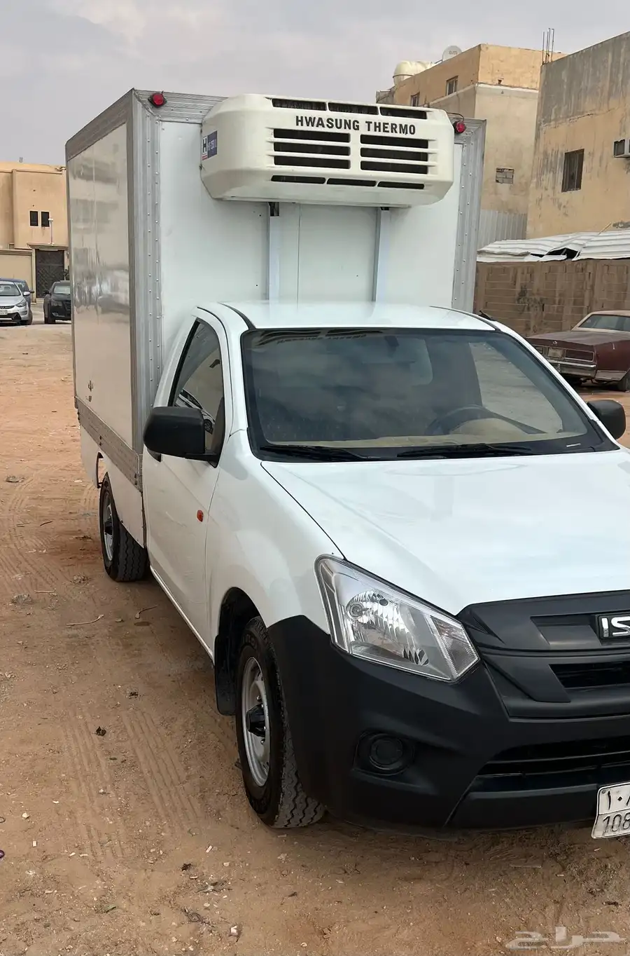 سيارة ايسوزو ثلاجة للإيجار الشهري 2
