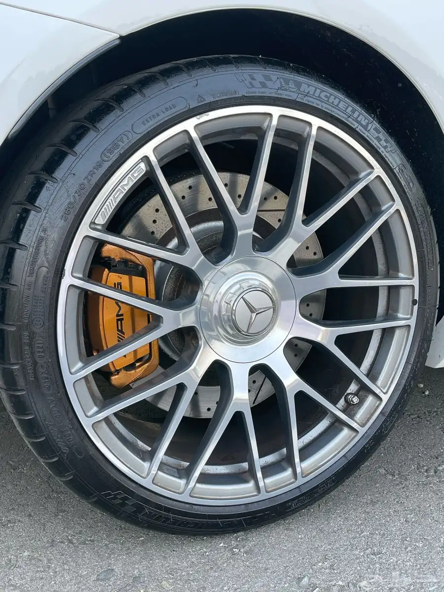 مرسيدس C63S شبه زيرو index
