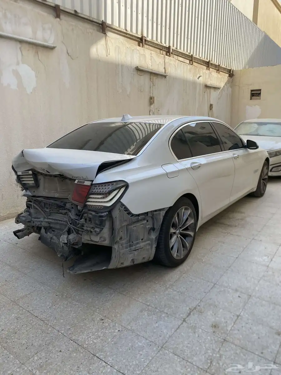 بي ام دبليو 730 فل كامل للبيع مصدوم index