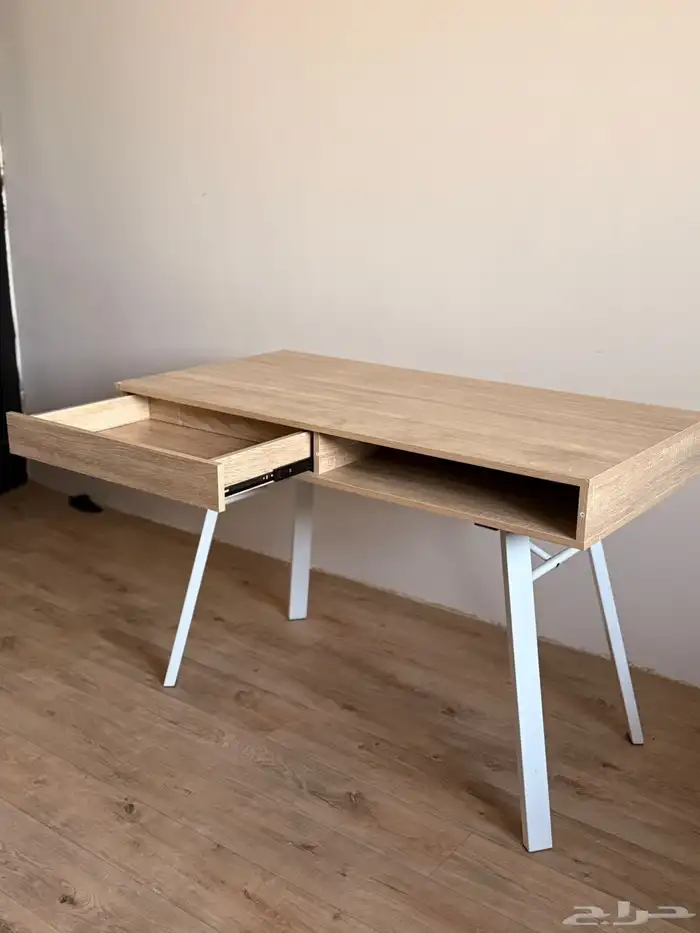 مكتب دراسة بدرج قابل للسحب 3