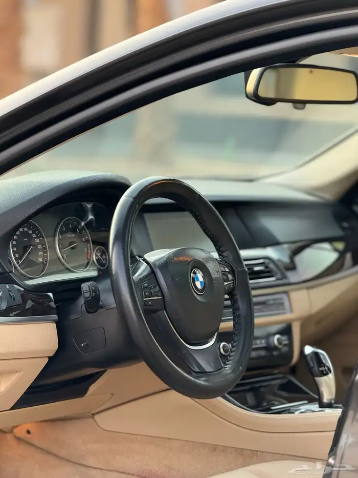 بي ام دبليو 520i 2013 19