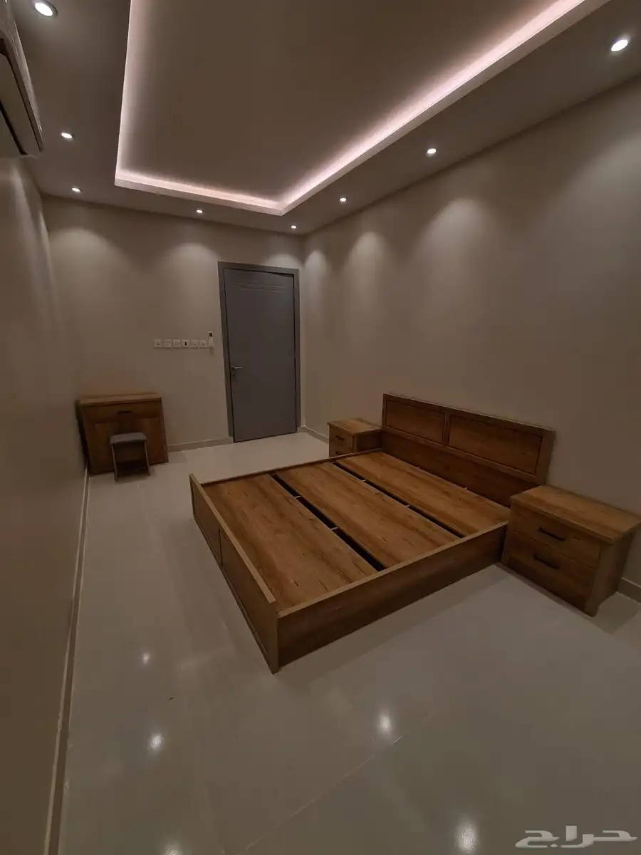 سرير مقاس كوين مع كومدينتين 2