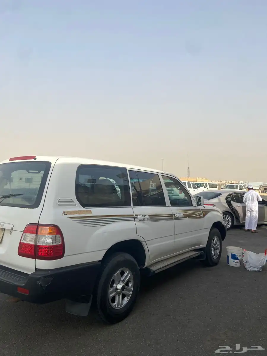 جيب لاندكروزر موديل 2006 للبيع كلشي علا الشرط 8