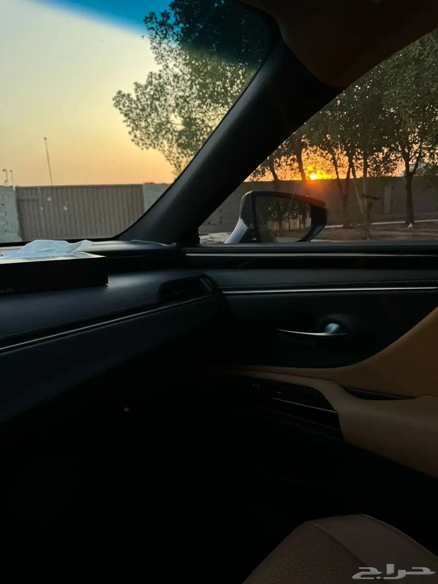 لكزس ES300h 2023 53