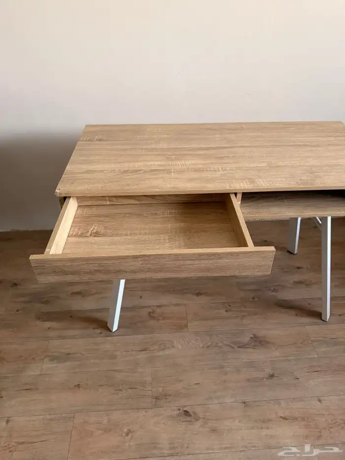 مكتب دراسة بدرج قابل للسحب 2