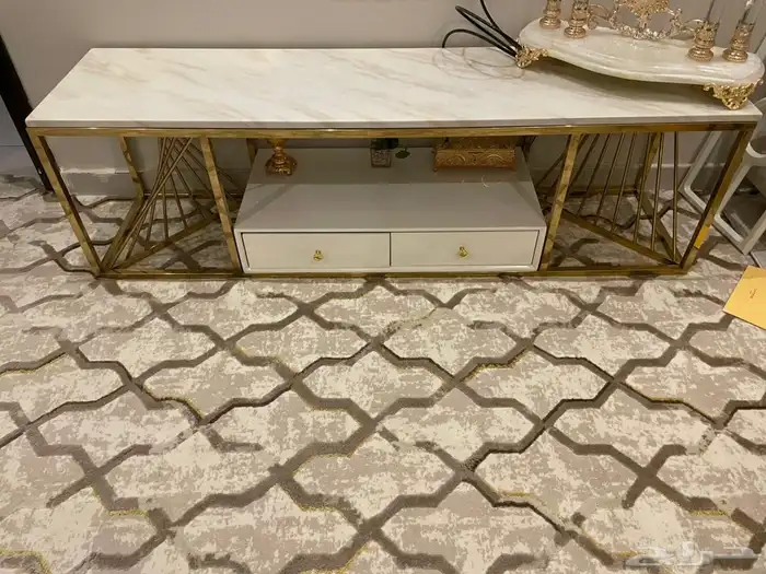 للبيع أثاث منزلي   طاولة أرضية وطاولة تلفزيون 2