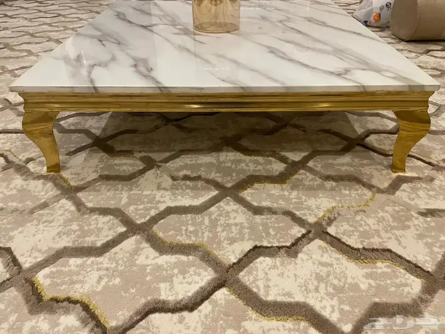 أثاث للبيع (طاولة وسط   طاولة ديكور   ساعة كلاسيك) 3