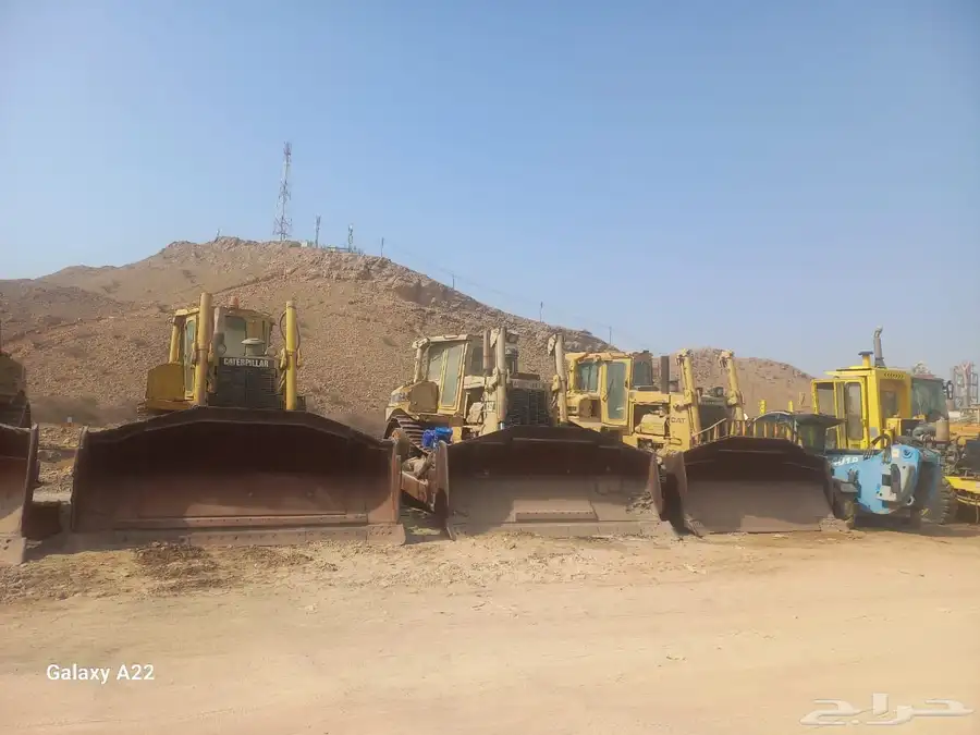 قطع غيار بلدوزرات D8R و D8N موديلات قديمة وحديثة 1
