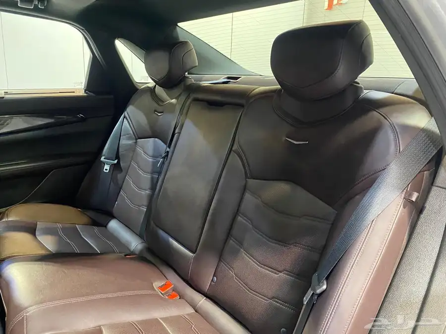 كاديلاك CT6 2019 بحالة نظيفة جدا 16