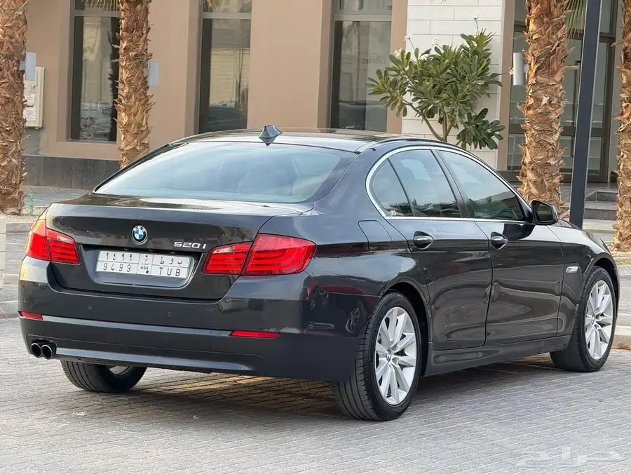 بي ام دبليو 520i 2013 index