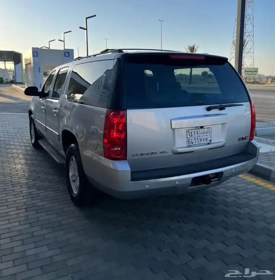 يوكون GMC طويل XL بدون دبل نظيف جدااا 4