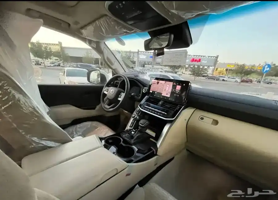 لاندكروزر 2025 L3 عبداللطيف جميل 7