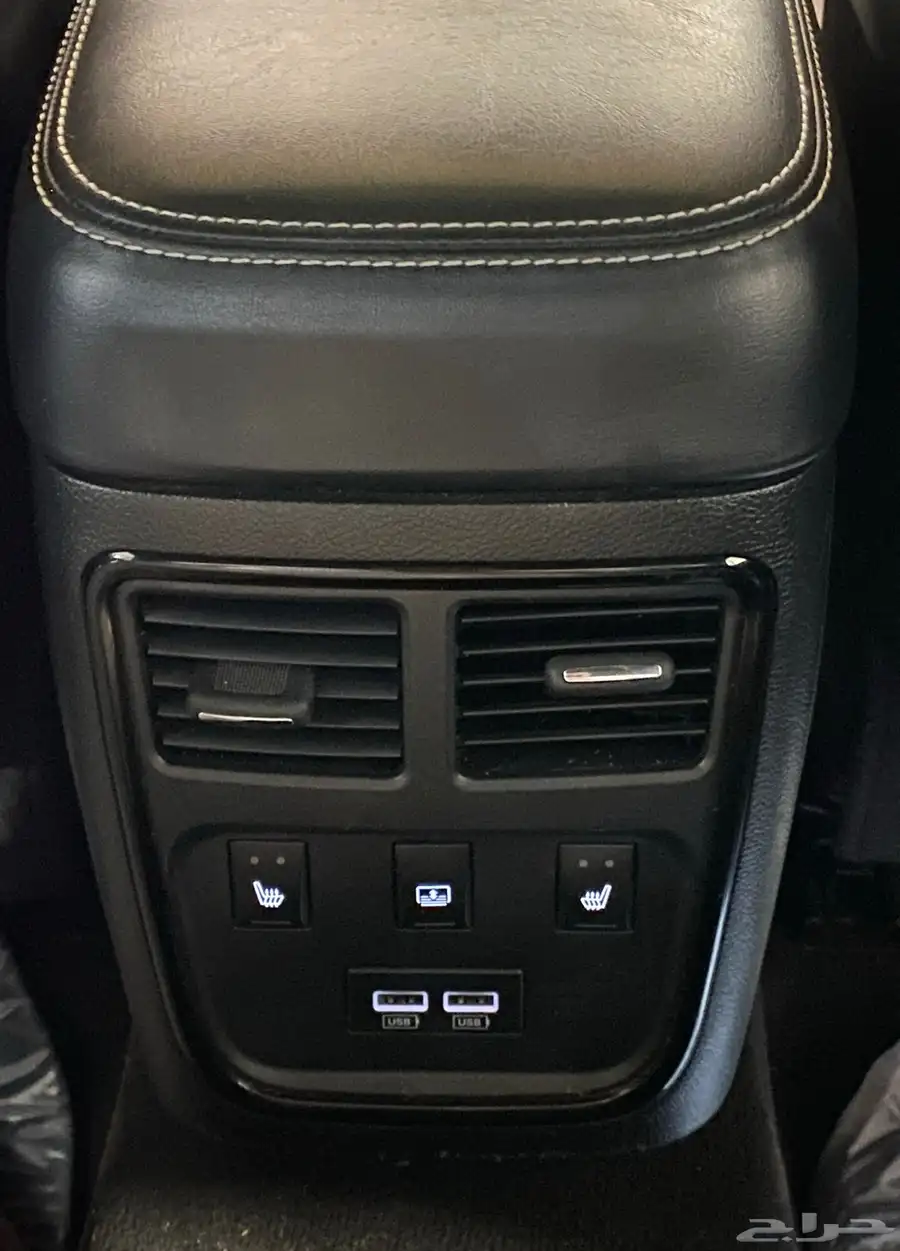 كرايسلر S300 2023 معدل خارجي SRT بحالة نظيفة 18