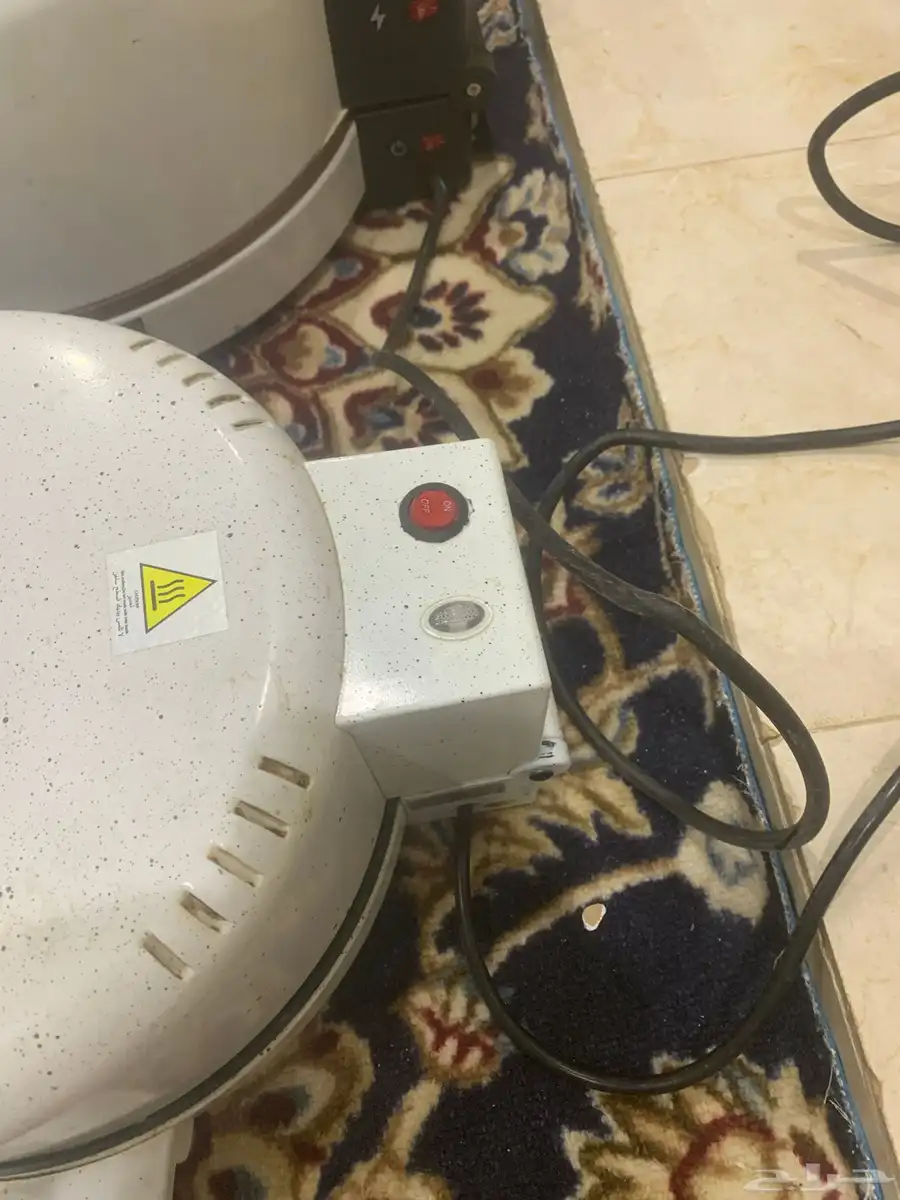 خبازات اثنين نضيف ما فيني اي حاجه شغالات على الشرط 2