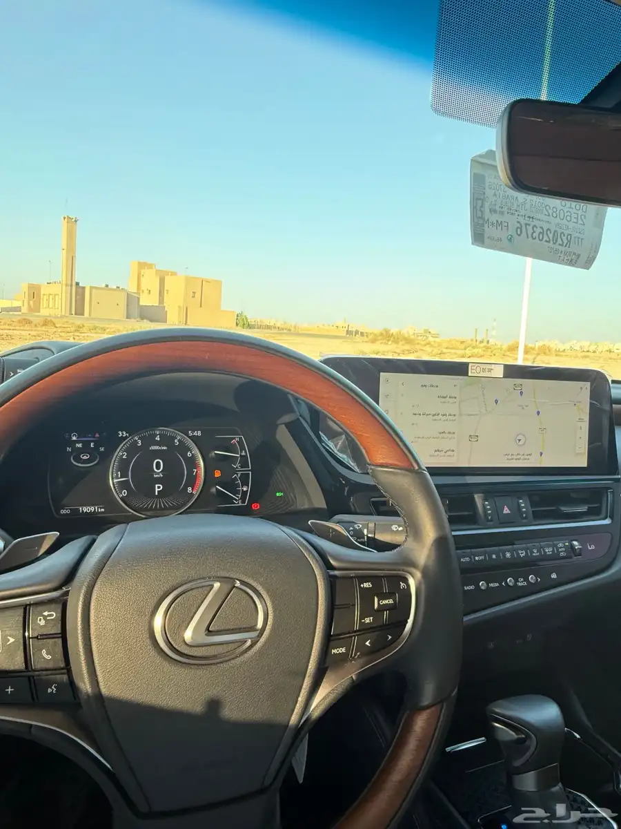لكزسES 350عبداللطيف جميل 11