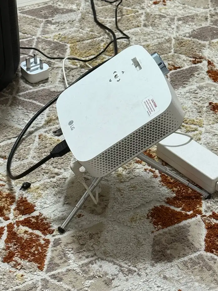 بروجيكتور ال جي صوره فائقة الوضوح lg projector same new 1