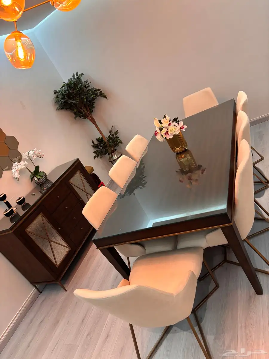 طاولهة طعام 8 كراسي مع سيرفر 1
