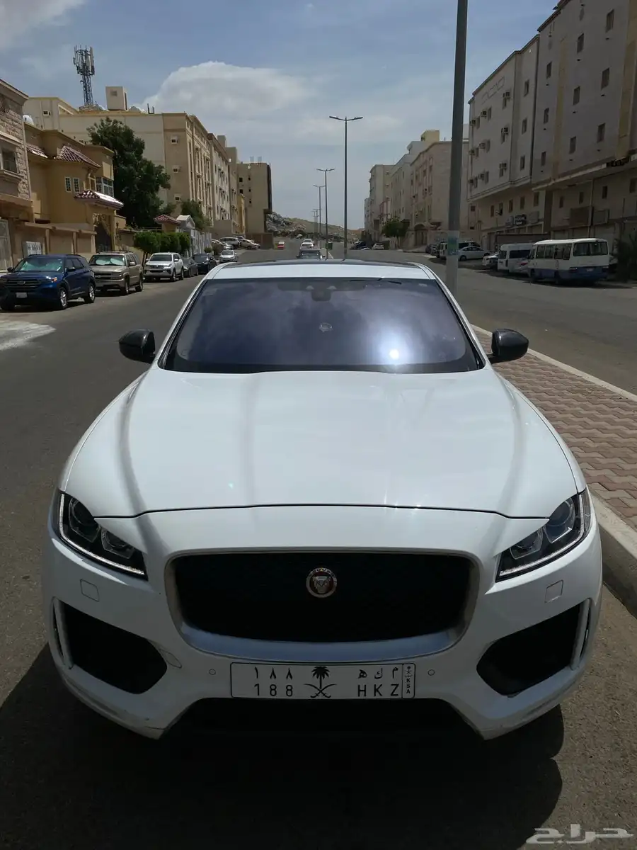 جاكوار اف بيس ار لاين فل كامل 2018 للبيع (على الضمان) 0