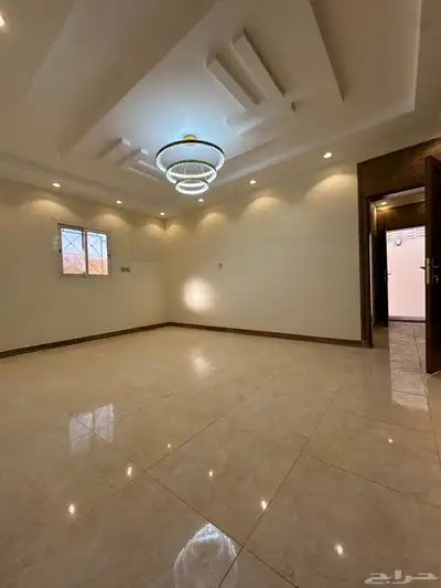 دور للبيع مشب و7غرف وحوش وسعر طيب لصامل 4