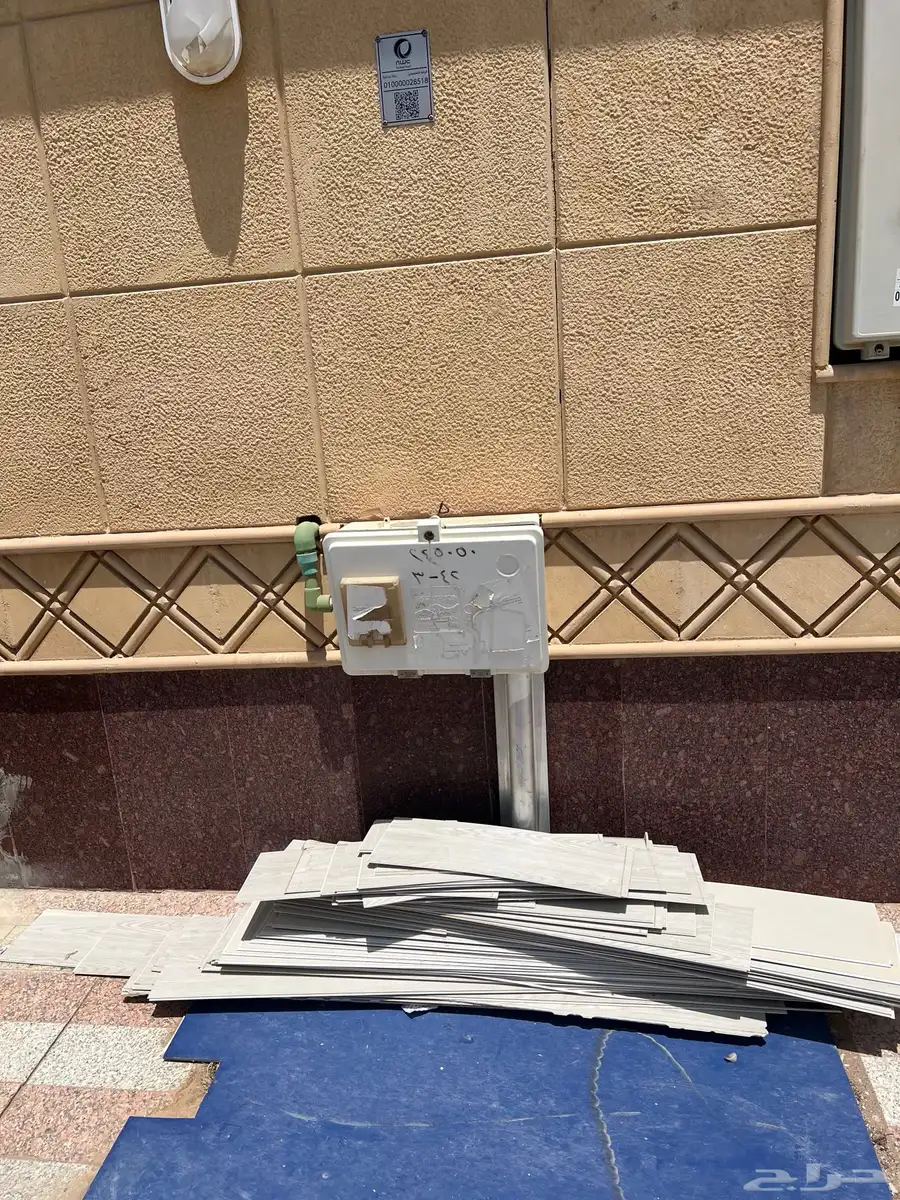 للبيع بلاط ديكور اثاث باركيه 5x4 0