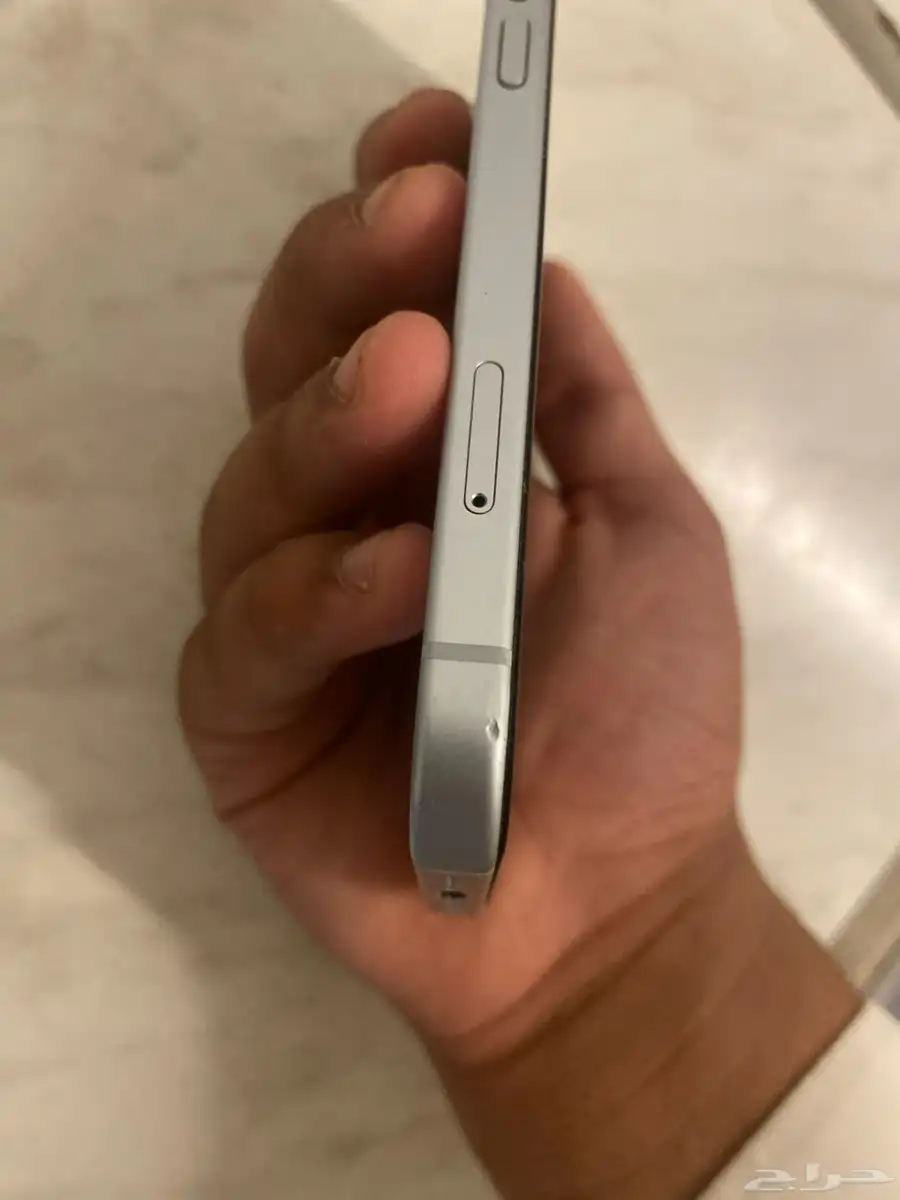 جوال نضيف ايفون 15عايدي 3