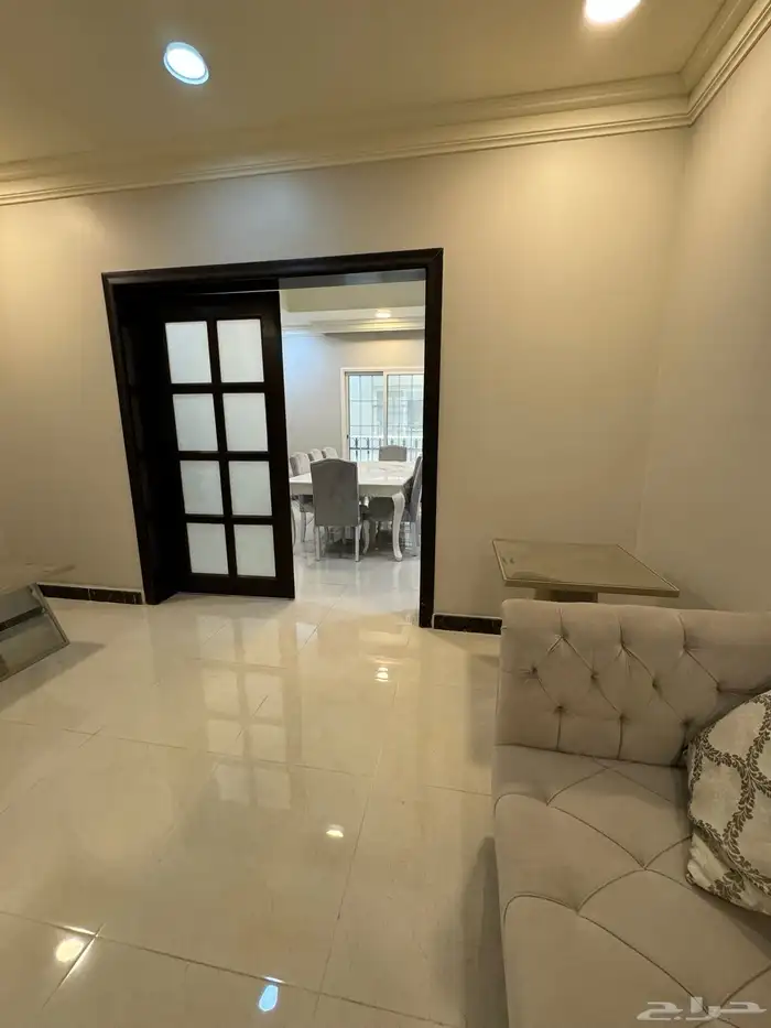 شقة فاخرة بمساحة مميزة في الخبر حي الروابي 10
