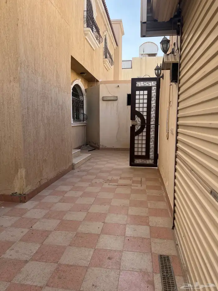 فيلاه للايجار السنوي حى الخليج 0