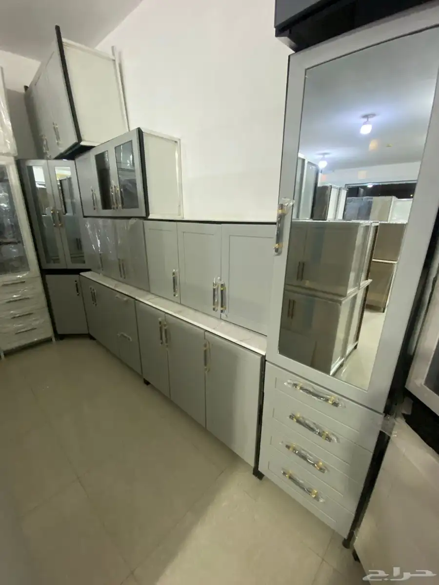 مطابخ جاهز وتفصيل السعر يبداء من 1600 2500 2800 ا 2