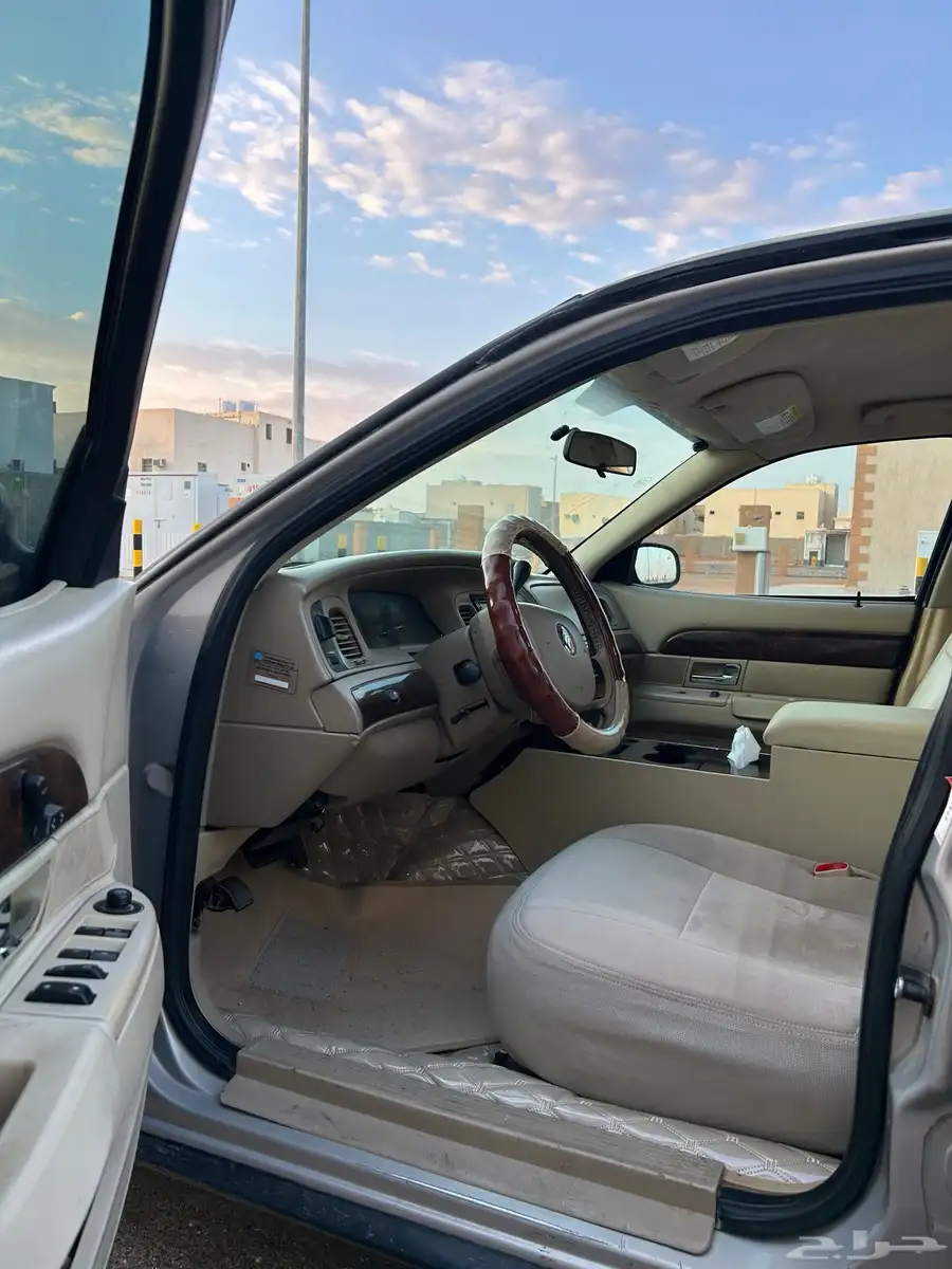 فورد ماركيز 2010 نظيف للبيع 1