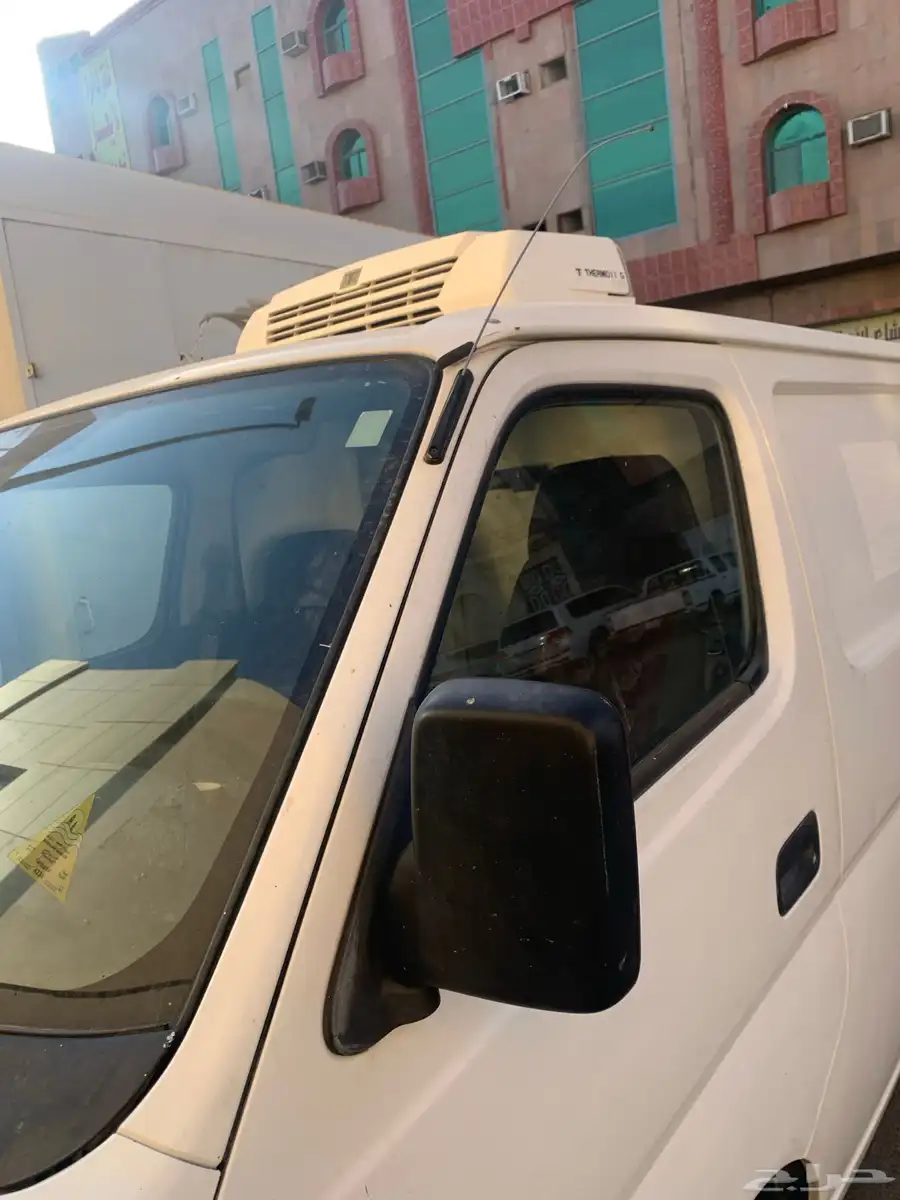 باص نيسان 2012 1