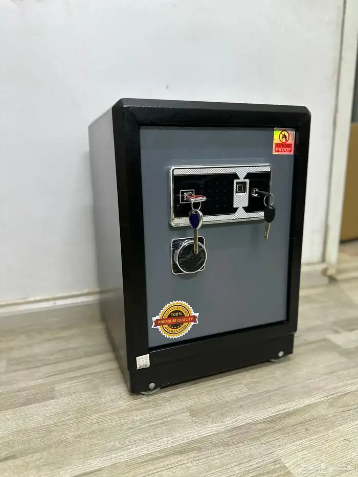 خزنة فولاذ بضمه ومفاتيح وارقام سريه فولاذ 1