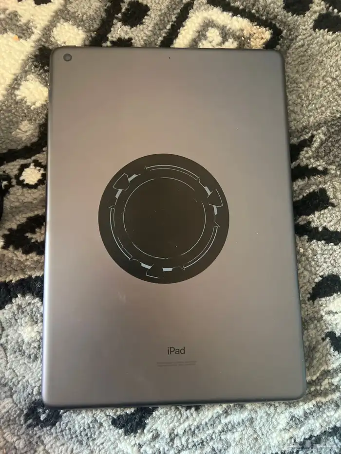 iPad الجيل التاسع 64 جيجا ال iPad ماله ثلاثة أسابيع معاي 1