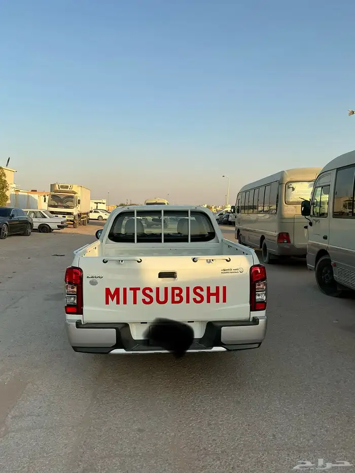 ميتسوبيشيL200. 2023 3