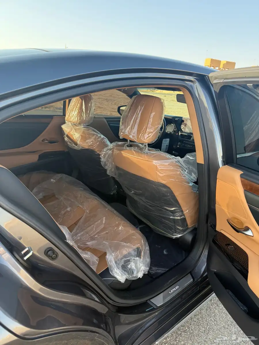 لكزسES 350عبداللطيف جميل 5