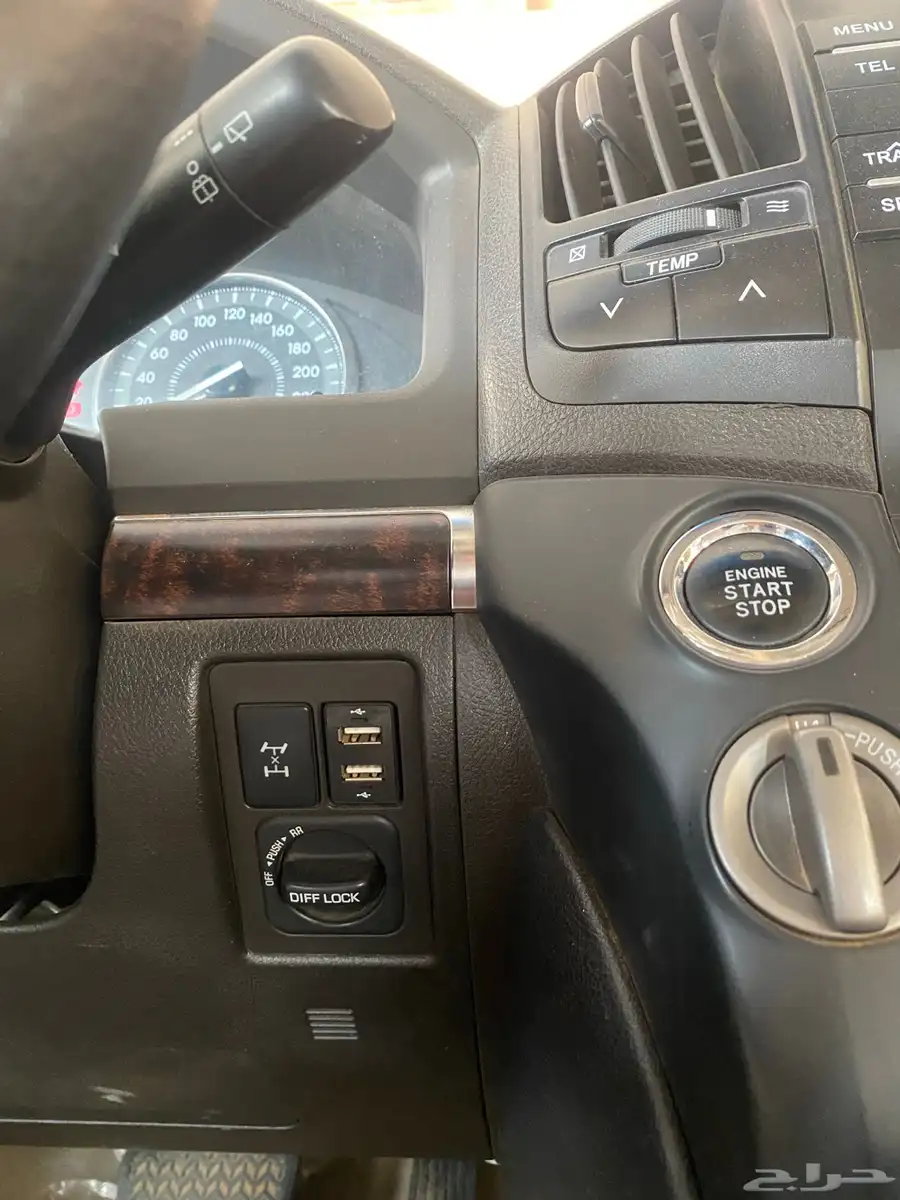 جكسار V8 2