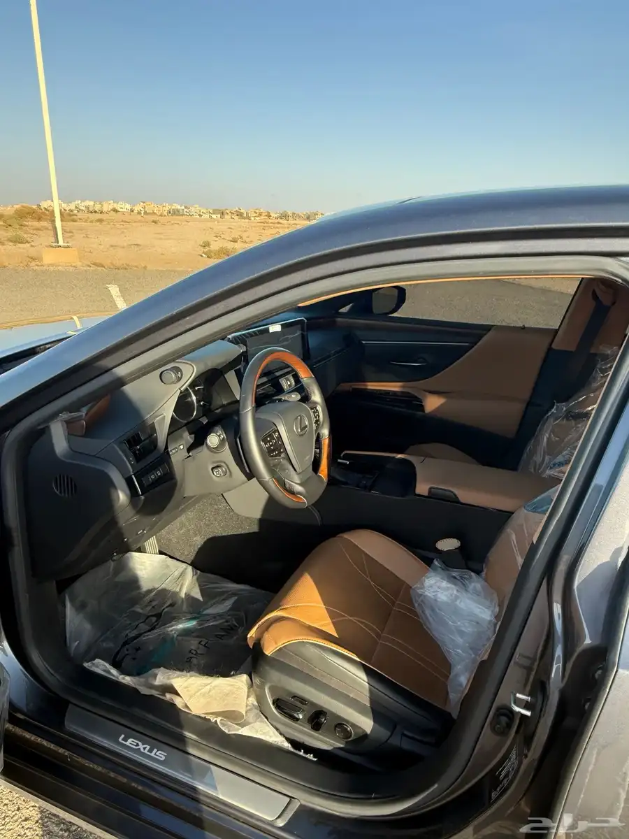 لكزسES 350عبداللطيف جميل 10
