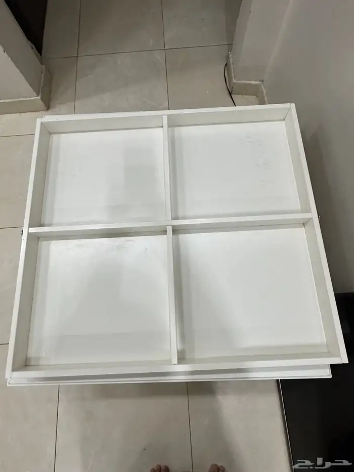 طاولة قهوة من أيكيا بحالة جيدة جدا 3