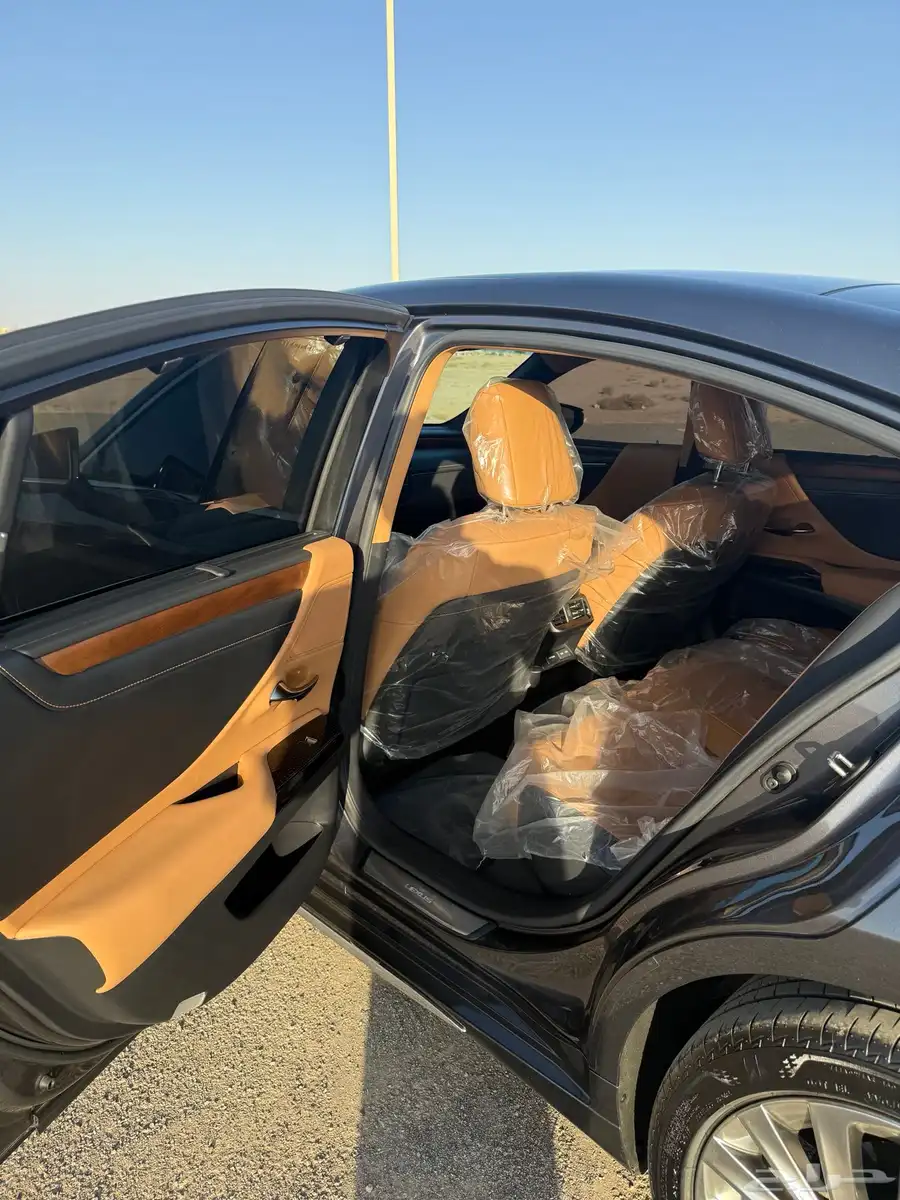 لكزسES 350عبداللطيف جميل 4