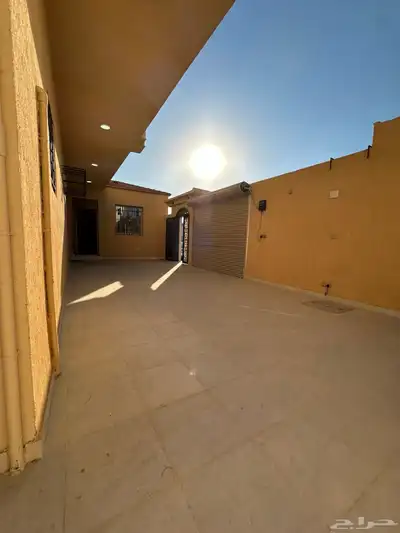 دور للبيع مشب و7غرف وحوش وسعر طيب لصامل 26