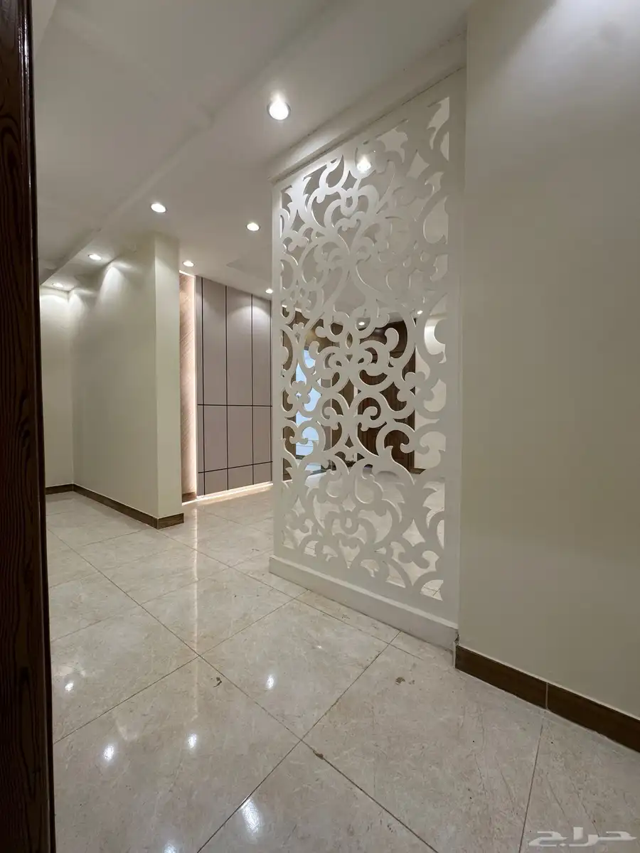 دور للبيع مشب و7غرف وحوش وسعر طيب لصامل 21
