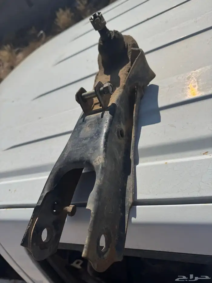 مقص تحت ددسن يركب من 86 إلى 2016 نضيف وعلى الشرط 3