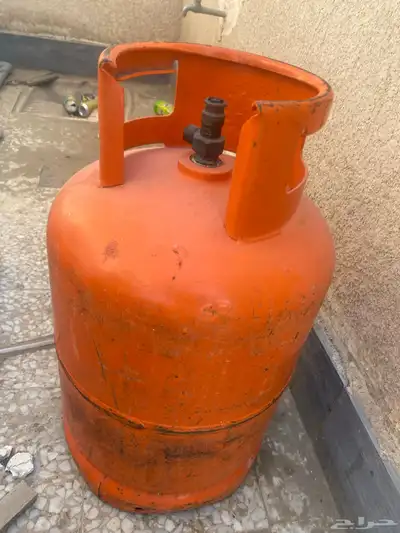 أسطوانة غاز ومكنسة كهربائية 2