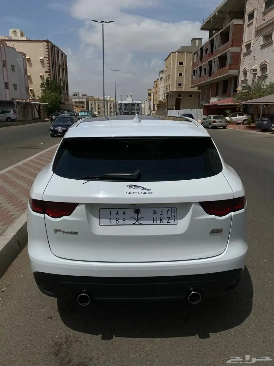 جاكوار اف بيس ار لاين فل كامل 2018 للبيع (على الضمان) 7