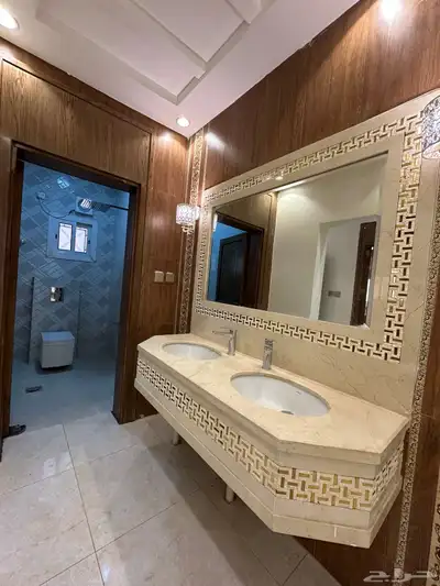 دور للبيع مشب و7غرف وحوش وسعر طيب لصامل 25